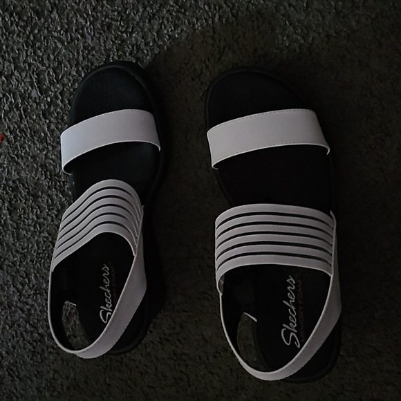 Sandals - Picture 1 of 3